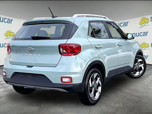 Used 2025 Hyundai Venue SEL image 13