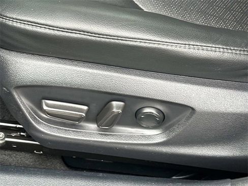 Used 2022 Toyota Camry XSE image 23