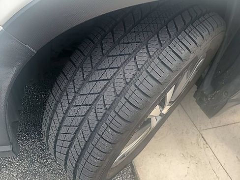 Used 2019 Subaru Ascent Touring AWD/4WD image 9