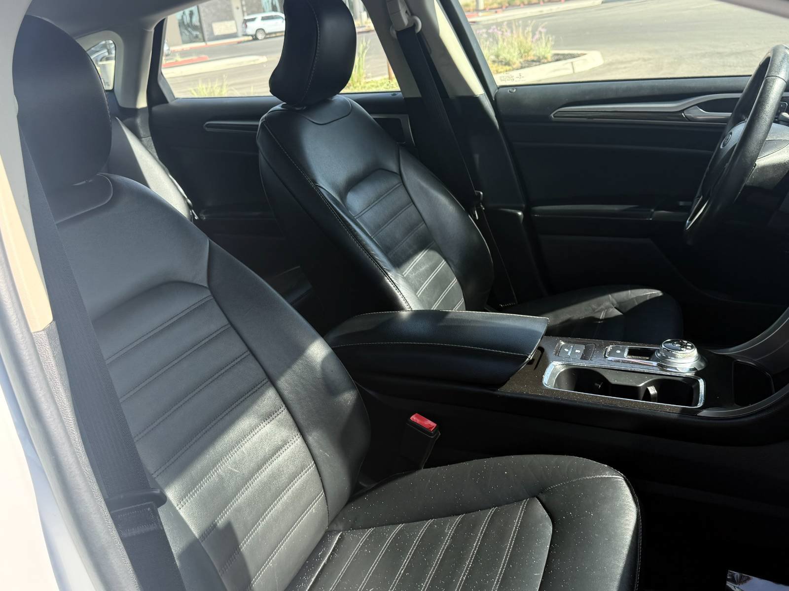 Used 2018 Ford Fusion SE w/ Equipment Group 602A FWD image 18