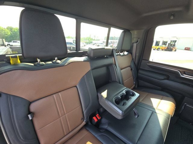 Used 2024 Chevrolet Silverado 3500 High Country w/ High Country Premium Package AWD/4WD image 15