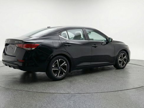 Used 2025 Nissan Sentra SV FWD image 9