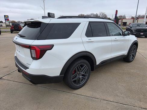 New 2026 Ford Explorer ST-Line w/ ST-Line Street Pack image 4
