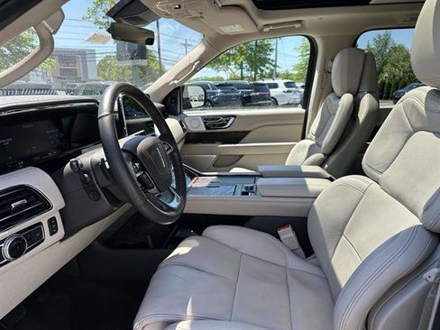 Used 2020 Lincoln Navigator Reserve w/ Luxury Package AWD/4WD image 12