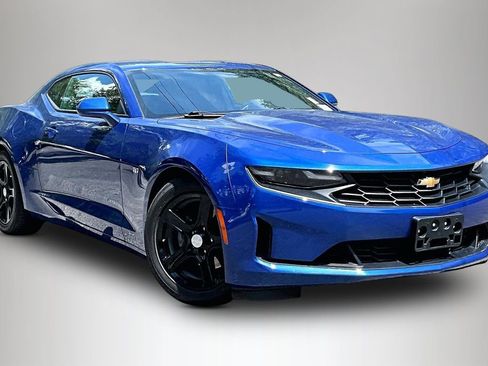 Used 2023 Chevrolet Camaro LT RWD image 2