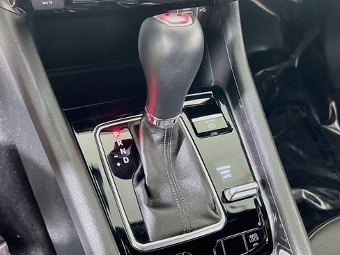 Used 2023 Jeep Compass Latitude image 16