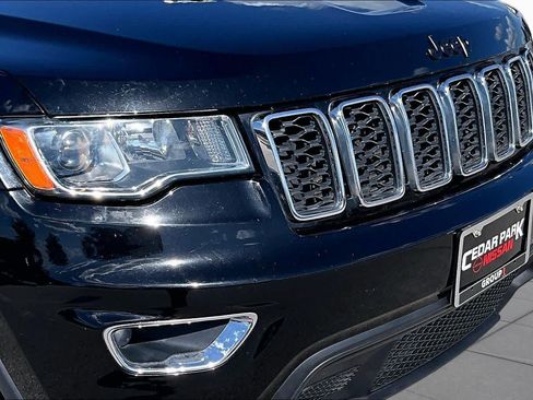 Used 2018 Jeep Grand Cherokee Laredo RWD image 30