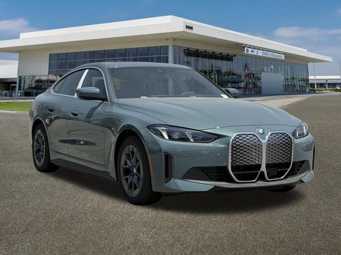 New 2026 BMW i4 eDrive40 w/ Driving Assistance Package RWD image 2