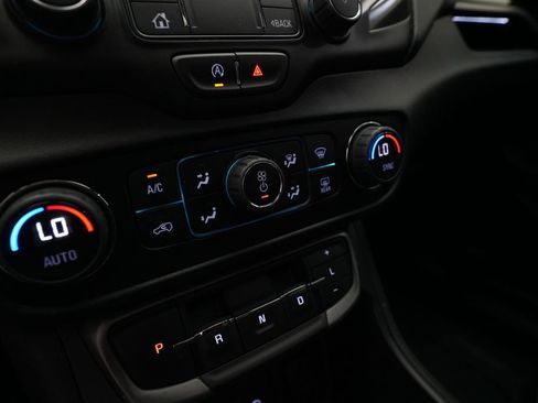 Used 2022 GMC Terrain AT4 w/ Infotainment Package II AWD/4WD image 21