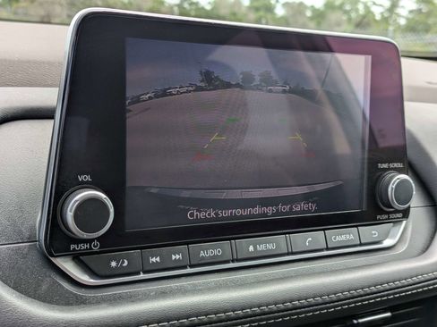 Used 2023 Nissan Rogue SV FWD image 25