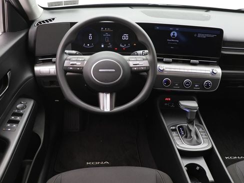 Used 2024 Hyundai Kona SE image 13