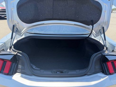 Used 2025 Ford Mustang GT Premium RWD image 5