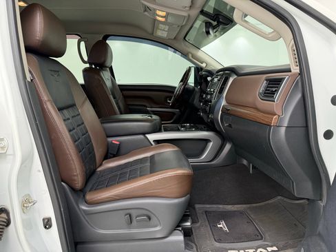 Used 2019 Nissan Titan Platinum Reserve w/ Platinum Utility Package AWD/4WD image 35