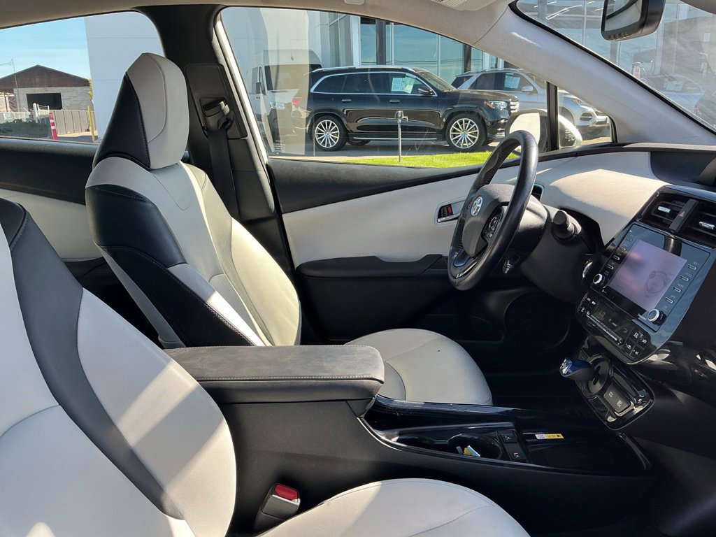 Used 2022 Toyota Prius XLE AWD/4WD image 20