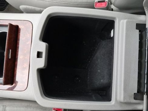 Used 2013 Chevrolet Avalanche LTZ image 24