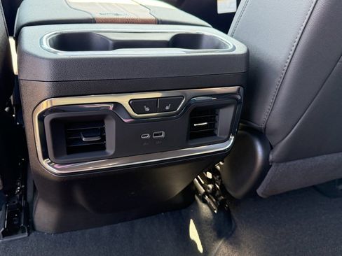 New 2026 Chevrolet Silverado 1500 High Country w/ Technology Package AWD/4WD image 30