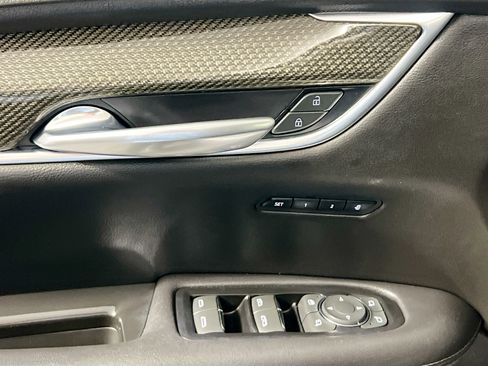 Used 2020 Cadillac XT5 Sportv AWD/4WD image 17