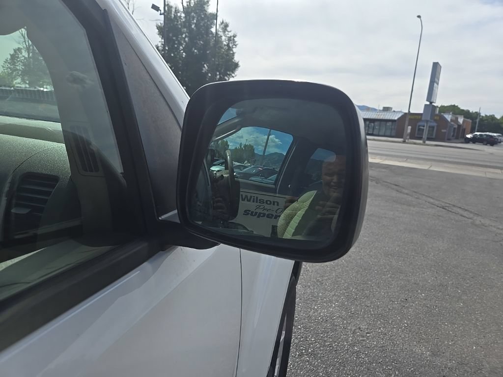 Used 2009 Nissan Frontier SE w/ SE Value Truck Pkg AWD/4WD image 24