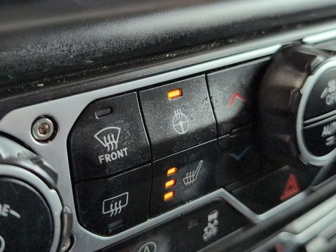 Used 2023 Jeep Wrangler Unlimited Sahara AWD/4WD image 24