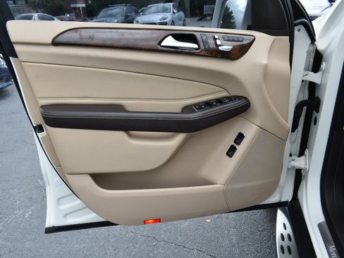 Used 2018 Mercedes-Benz GLS 450 4MATIC w/ Premium Package image 37