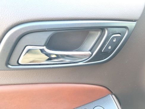 Used 2018 Chevrolet Tahoe Premier image 14