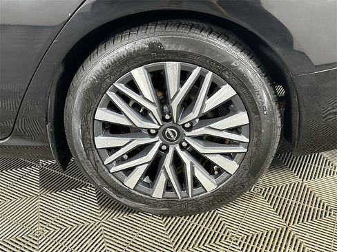 Used 2024 Nissan Altima 2.5 SV image 34