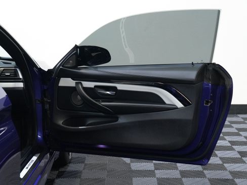 Used 2020 BMW M4 Coupe w/ Competition Package image 25