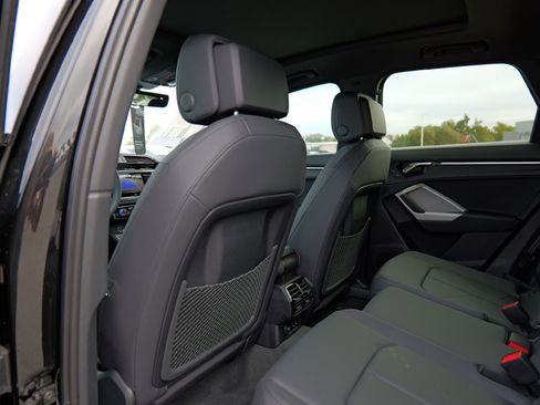 New 2025 Audi Q3 2.0T Premium image 30