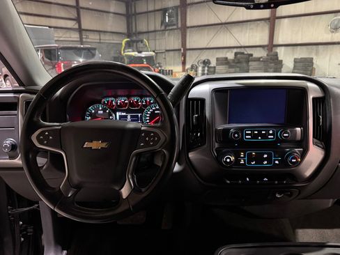 Used 2018 Chevrolet Silverado 1500 LT RWD image 27