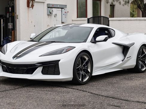 Used 2026 Chevrolet Corvette Z06 w/ Stealth Interior Trim Package RWD image 21