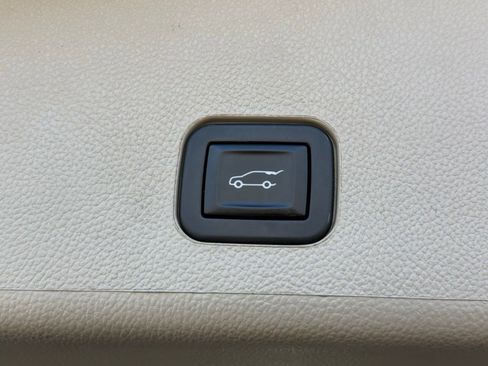 Used 2016 Cadillac SRX Luxury FWD image 14