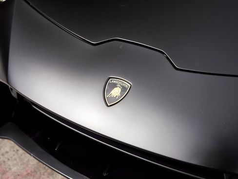 Used 2021 Lamborghini Huracan EVO image 7