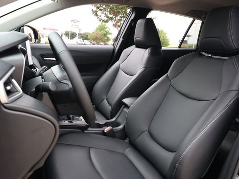 Used 2026 Toyota Corolla Cross XLE FWD image 26