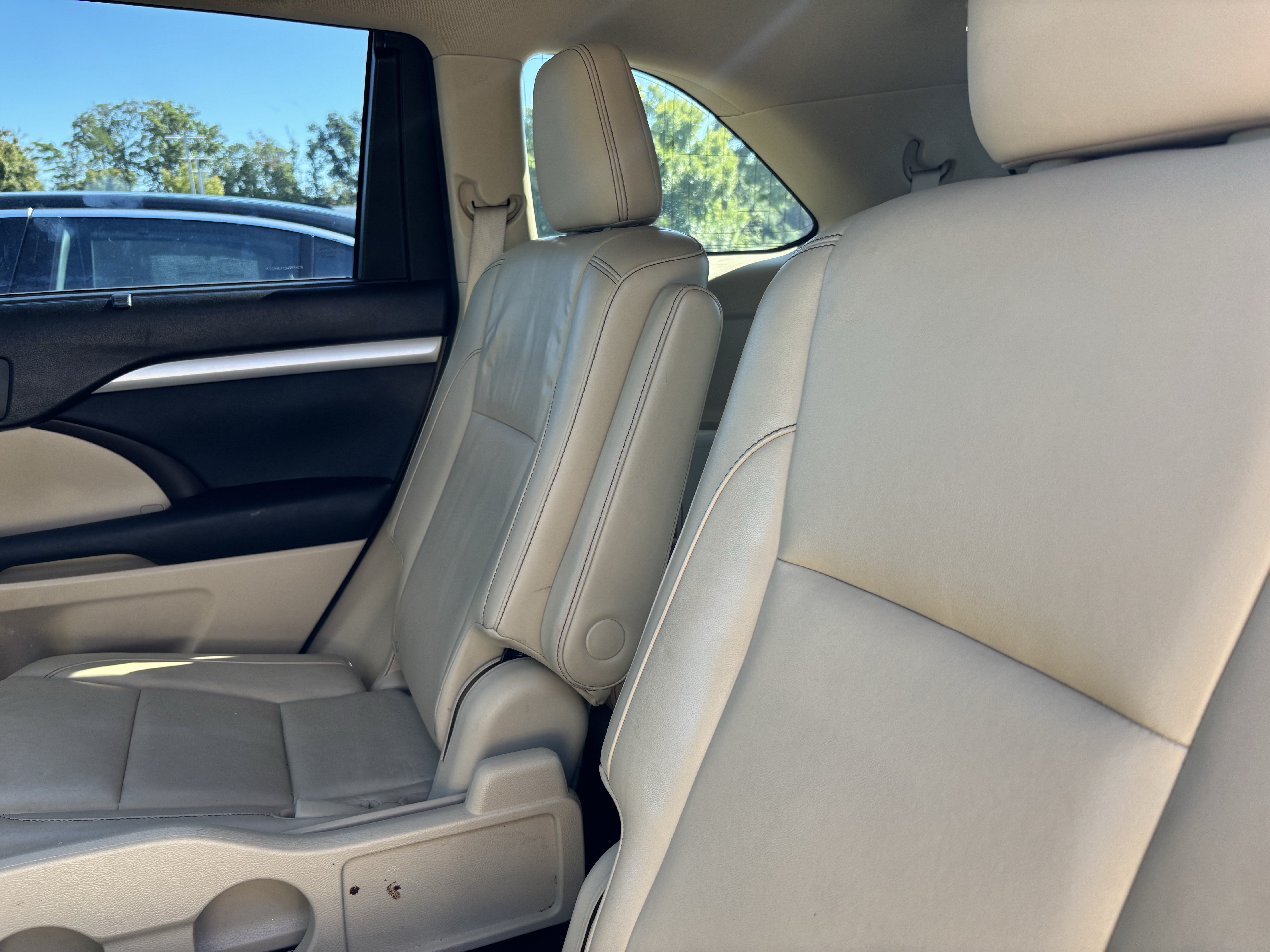 Used 2015 Toyota Highlander XLE FWD image 33