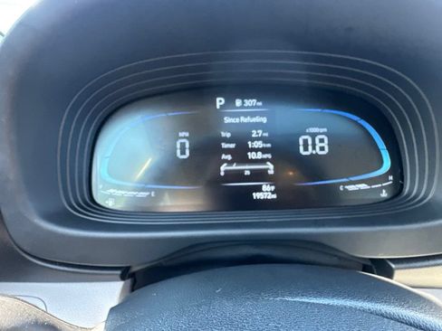 Certified 2024 Hyundai Venue SEL FWD image 16