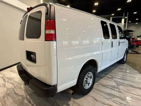 Used 2015 Chevrolet Express 3500 image 5