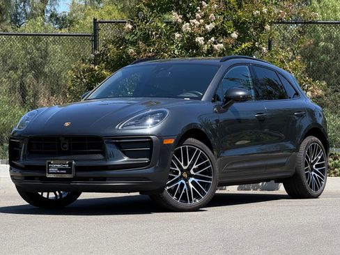 Used 2026 Porsche Macan AWD/4WD image 1