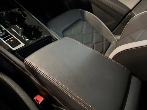 Certified 2025 Volkswagen Atlas Peak Edition SE AWD/4WD image 24