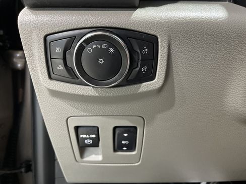 Used 2018 Ford F150 XLT w/ Equipment Group 302A Luxury AWD/4WD image 29