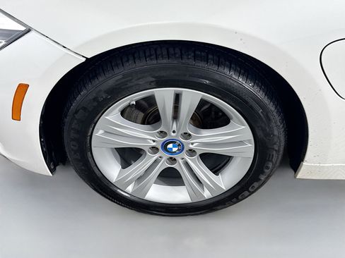 Used 2017 BMW 330e 330e iPerformance image 37