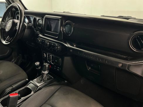 Used 2022 Jeep Wrangler Unlimited Sport AWD/4WD image 24
