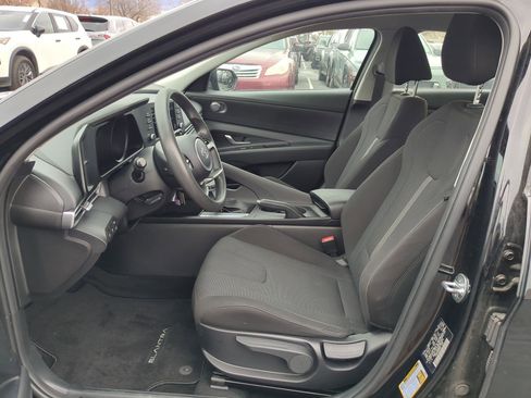 Certified 2023 Hyundai Elantra SE image 25