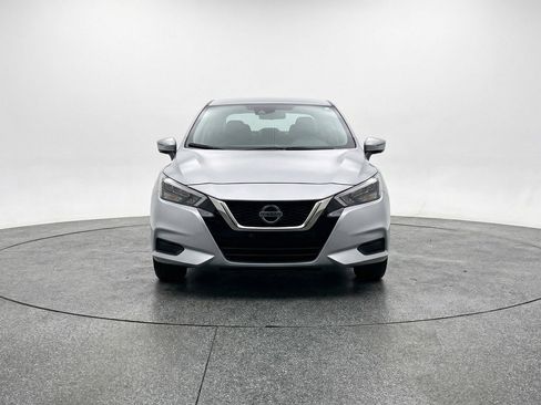 Used 2025 Nissan Versa SV FWD image 2