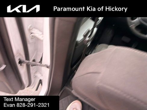 Used 2023 Chevrolet Traverse LT AWD/4WD image 17