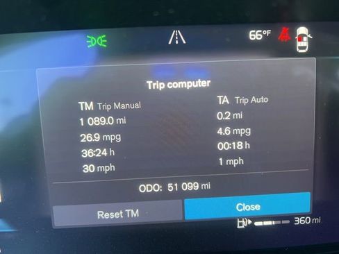 Used 2023 Volvo XC60 B5 Ultimate w/ Climate Package image 11