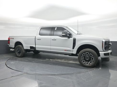 New 2026 Ford F350 Platinum w/ FX4 Off-Road Package AWD/4WD image 11