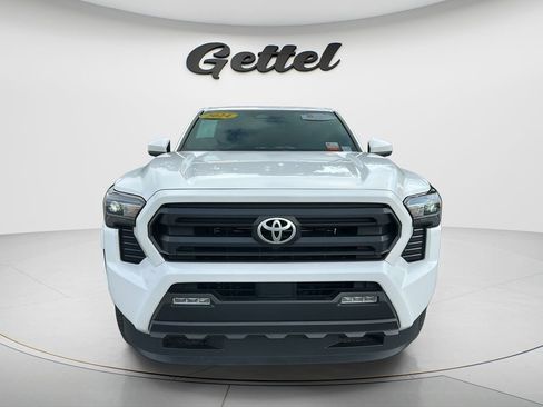 Used 2024 Toyota Tacoma SR5 AWD/4WD image 2