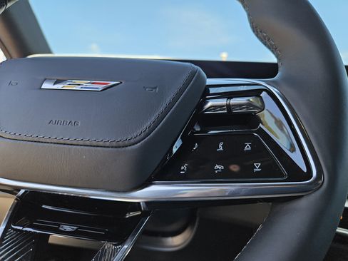 New 2026 Cadillac Lyriq V AWD/4WD image 33