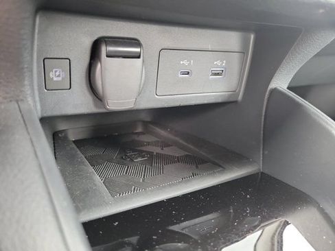 Certified 2025 Nissan Versa SR w/ Trunk Package FWD image 30