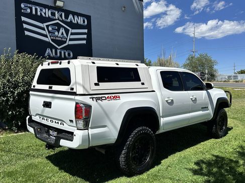 Used 2020 Toyota Tacoma TRD Off-Road w/ Technology Package AWD/4WD image 8